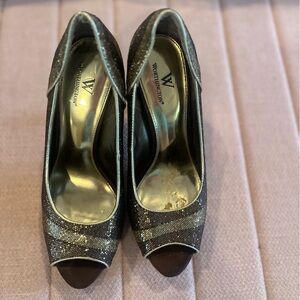 Gold and black sparkling heels size 8